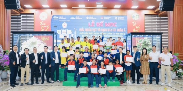 Tenistas vietnamitas avanzan en la final del campeonato regional de tenis