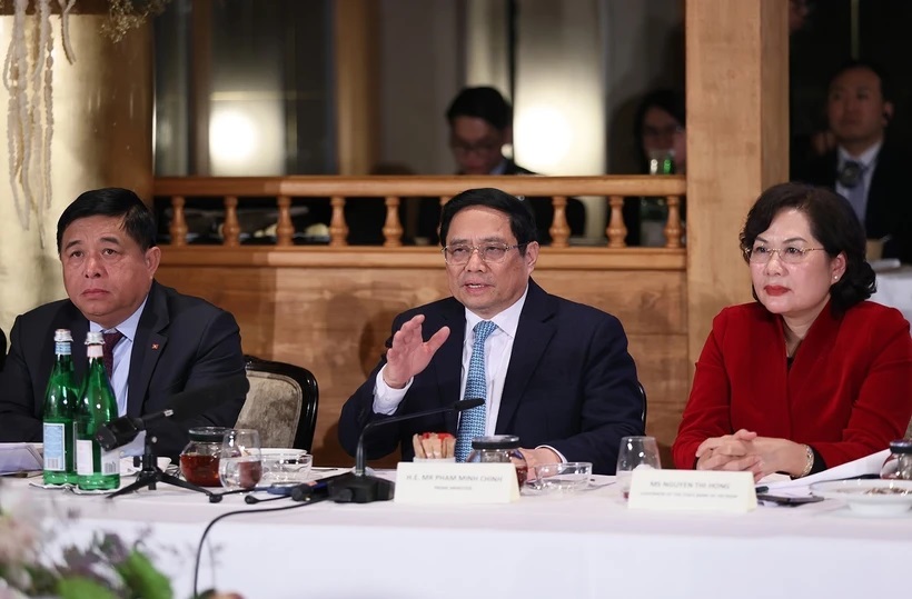 Vietnam solicita apoyo para construir centro financiero internacional