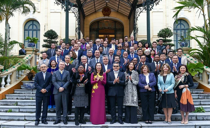 El Ministerio de Asuntos Exteriores celebra una reunión con representantes de agencias de prensa extranjeras
