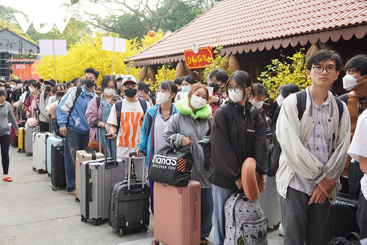 El Autobús de la Primavera lleva a estudiantes y trabajadores de Ciudad Ho Chi Minh de vuelta a casa para celebrar el Año Nuevo Lunar