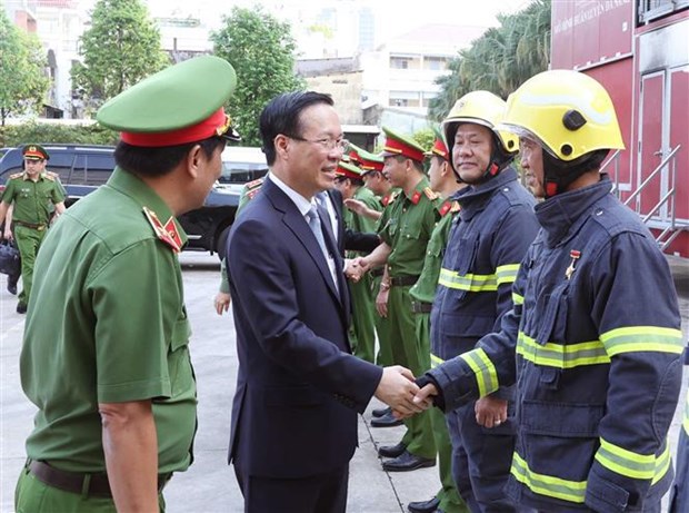 Presidente de Vietnam extiende saludos por Año Nuevo Lunar en Ciudad Ho Chi Minh