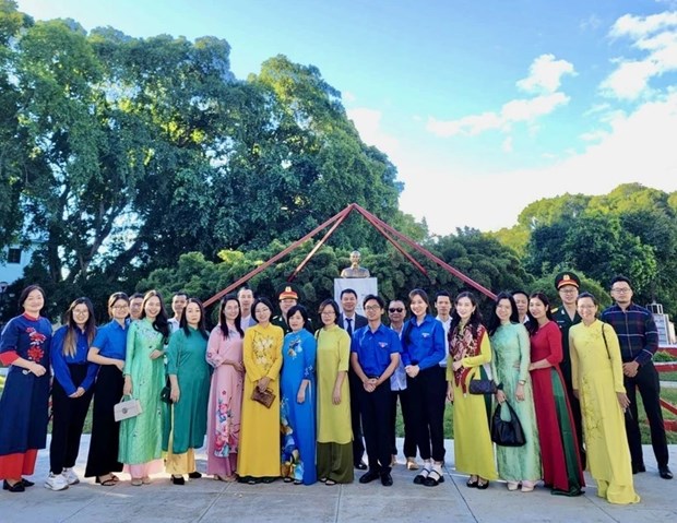 Vietnamitas en Cuba rinden tributo al Presidente Ho Chi Minh