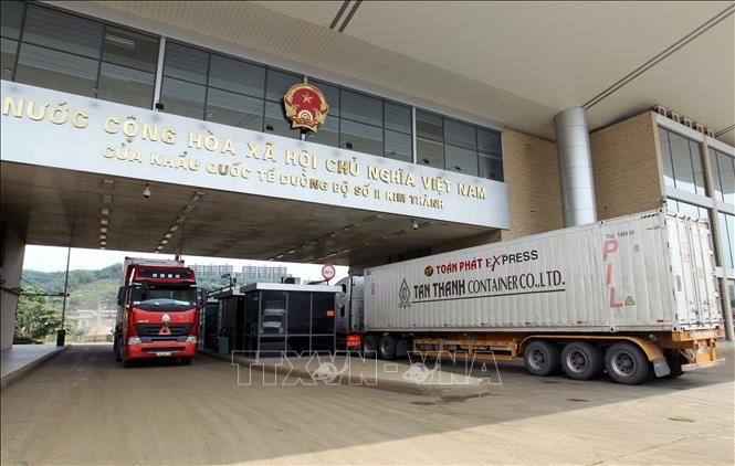 Un vibrante día del comercio mercantil marca el inicio del Año Nuevo Lunar en la puerta fronteriza de Lao Cai