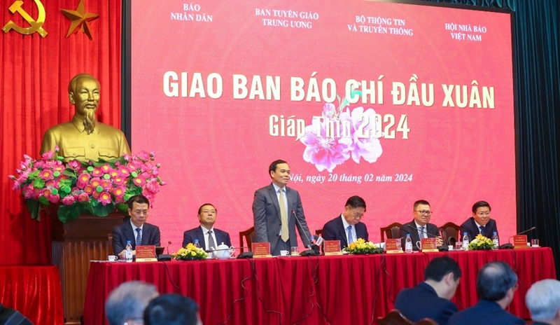 La prensa revolucionaria de Vietnam persiste en difundir valores buenos y compasivos en la sociedad