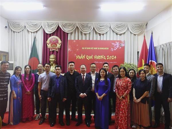 Celebran reunión de primavera para vietnamitas en Bangladesh
