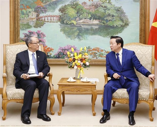 Vietnam aplaude a inversores chinos en sector de energía renovable