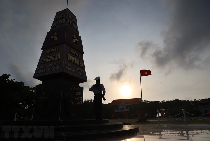 Espectáculo artístico en honor a la soberanía nacional en mares e islas