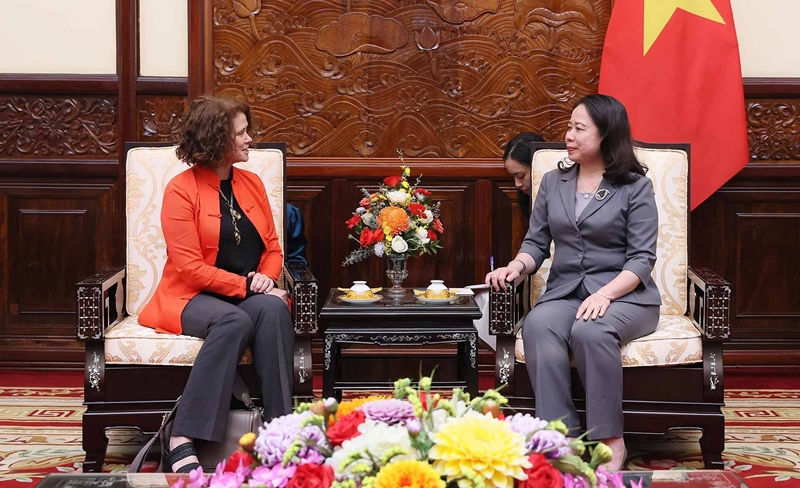 La Presidenta interina recibe a la Directora nacional del Banco Mundial