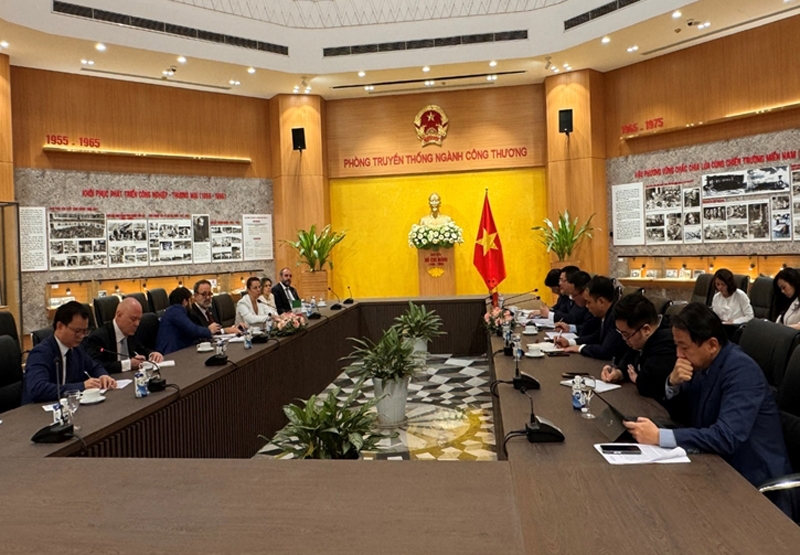 Vietnam e Italia refuerzan la cooperación comercial y de inversión