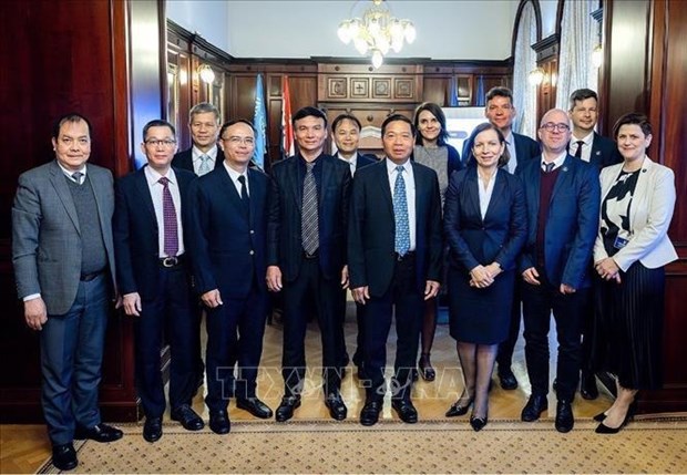 Oficinas estatales de auditoría de Vietnam y Hungría intensifican su cooperación