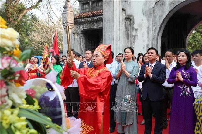 Conmemoración del 1776 º aniversario de la muerte de la Heroína Nacional Trieu Thi Trinh