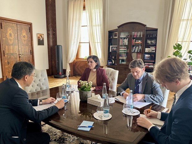 Promueven cooperación parlamentaria Vietnam-República Checa