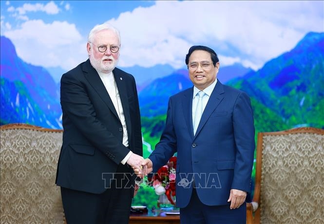 Visita de un diplomático vaticano a Vietnam oportunidad de presenciar el desarrollo de la comunidad católica