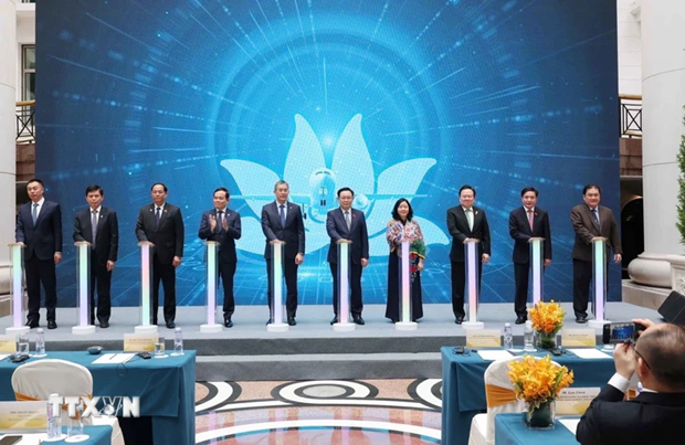 Vietnam y China conmemoran aniversario de establecimiento de ruta aérea