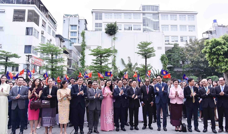 Inauguración de la Plaza de la ASEAN