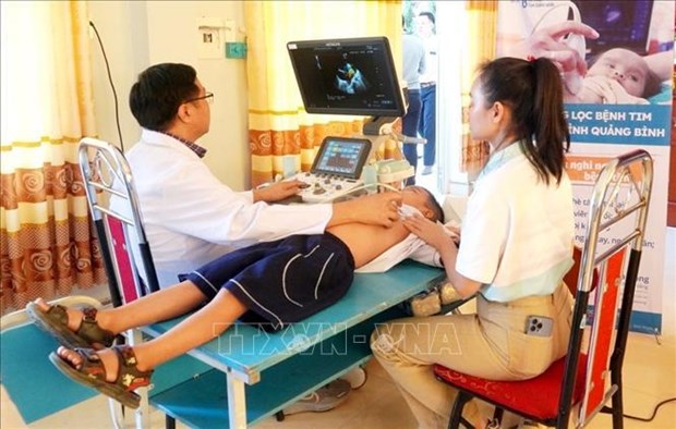 Realizan chequeo cardiovascular gratis a más de 370 mil niños en 49 provincias y ciudades de Vietnam