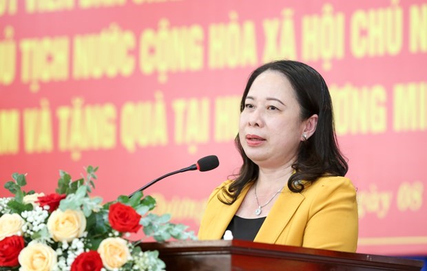 Presidenta interina entrega obsequios a personas desfavorecidas en la provincia de Tay Ninh