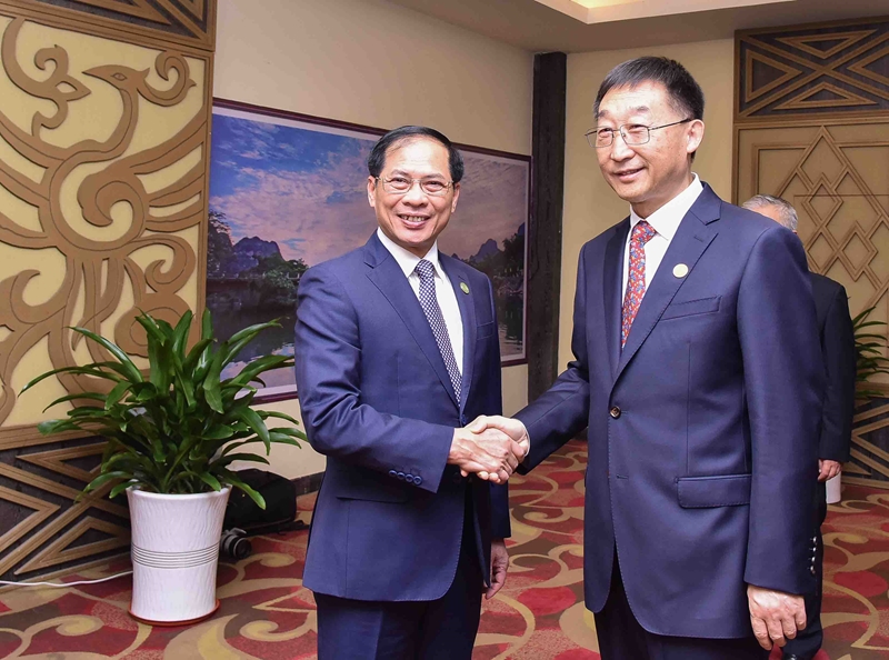 Canciller vietnamita recibe al Secretario del Partido Guangxi de China