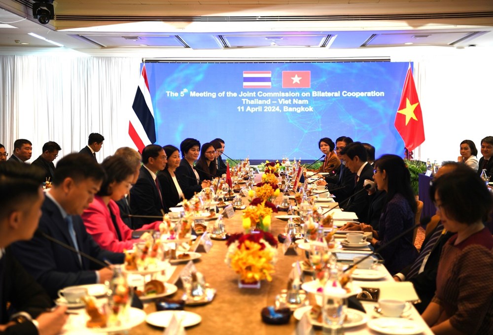 Canciller de Vietnam realiza visita oficial a Tailandia