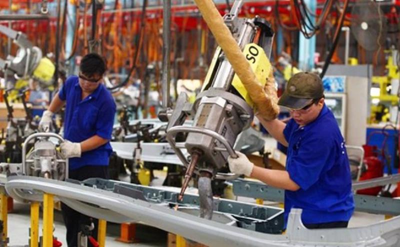 El sector manufacturero de Vietnam vuelve a crecer en abril