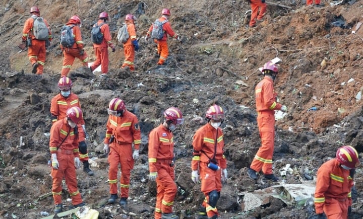 Vietnam se solidariza con China ante los graves daños causados ​​por los deslizamientos de tierra