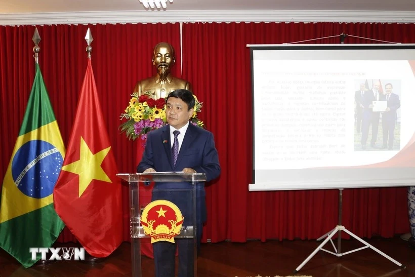 Conmemoran el 35 º aniversario de relaciones diplomáticas entre Vietnam y Brasil