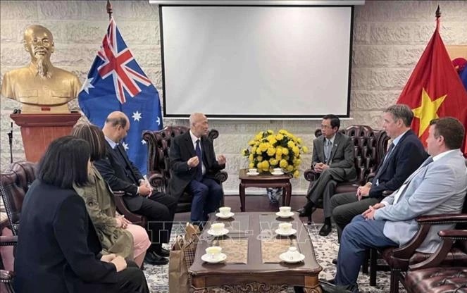 Vietnam y Australia debaten formas para el desarrollo sostenible del comercio