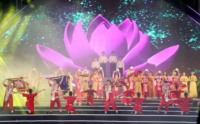 Comienza el Festival de la Aldea Sen 2024 en Nghe An