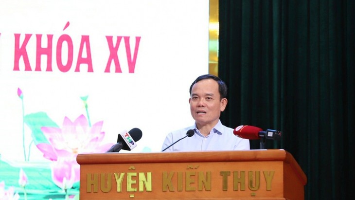 El Viceprimer Ministro se reúne con los votantes en la ciudad de Hai Phong