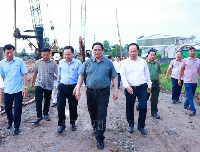 El Primer Ministro orienta la construcción de obras de infraestructura claves en Can Tho