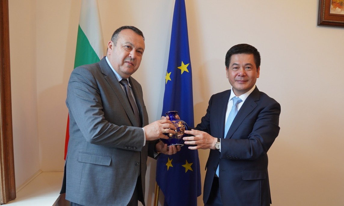 Vietnam busca promover cooperación con Bulgaria