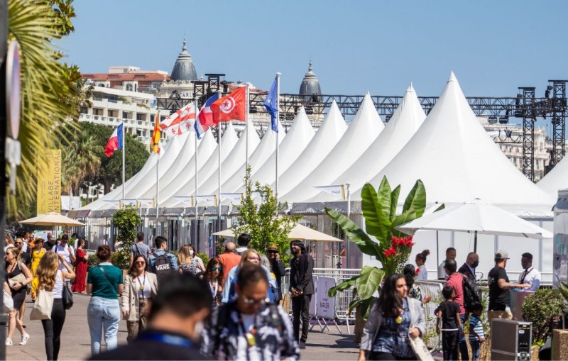Profesionales vietnamitas asisten al Mercado de Cine de Cannes 2024