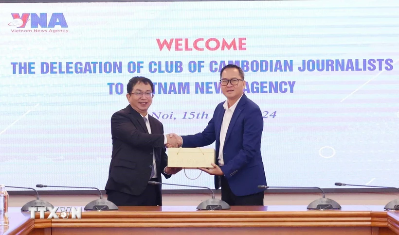 Fortalecen cooperación y entendimiento mutuo entre periodistas vietnamitas y camboyanos