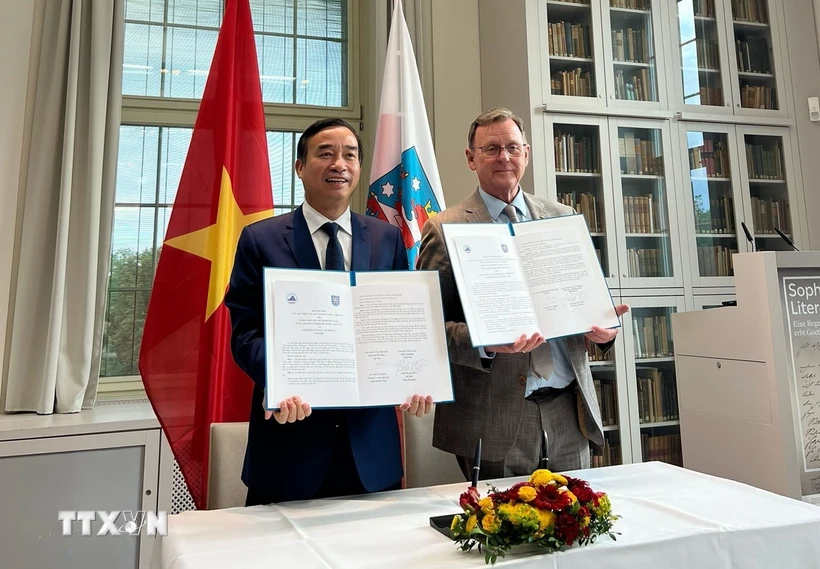 Da Nang y Estado alemán firman un memorando de entendimiento sobre cooperación