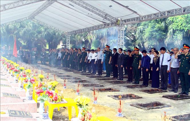 Conmemoración y entierro de los soldados vietnamitas caídos en Laos y Camboya