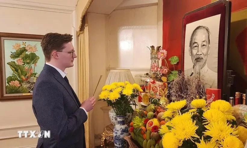 Investigador británico destaca contribuciones de Ho Chi Minh, un luchador revolucionario de Vietnam y del mundo