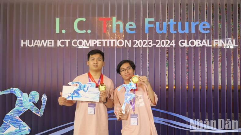 Estudiantes vietnamitas ganan premio en competencia internacional de TI