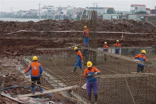 Movilizar recursos para completar línea eléctrica 500 kilovatios de Vietnam