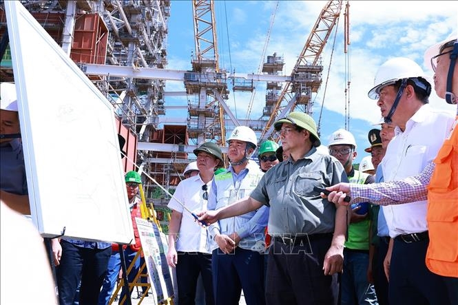 Primer ministro realiza visita de trabajo en Quang Binh