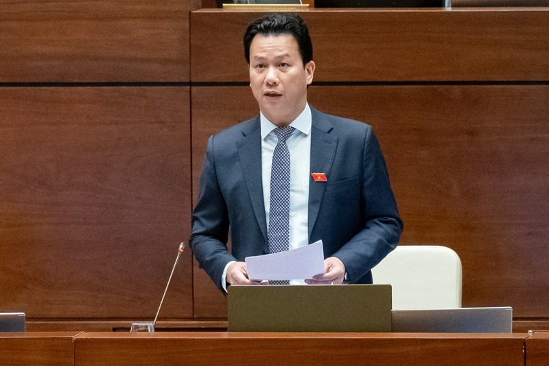 El Ministro de Recursos Naturales y Medio Ambiente interpelado ante el Parlamento