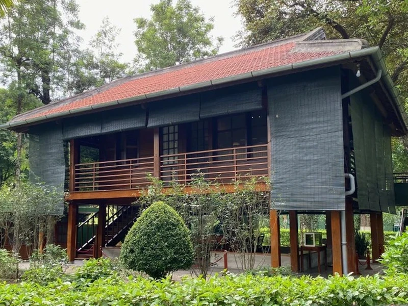 Visitan vestigios relacionados con la trayectoria revolucionaria de Ho Chi Minh en Hanoi