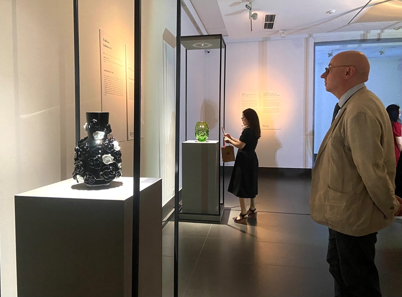 La magia del cristal checo se exhibe en Hanói