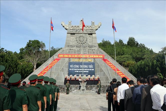 Ceremonia para honrar los restos de soldados voluntarios hallados en Laos y Camboya