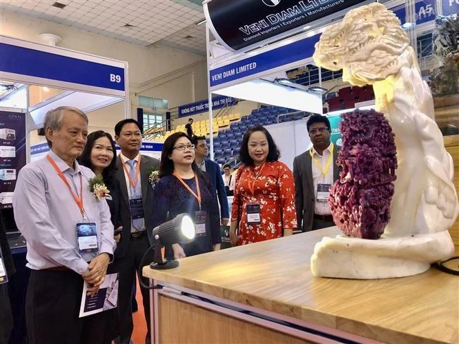 Inauguran en Ciudad Ho Chi Minh la exposición internacional de joyería