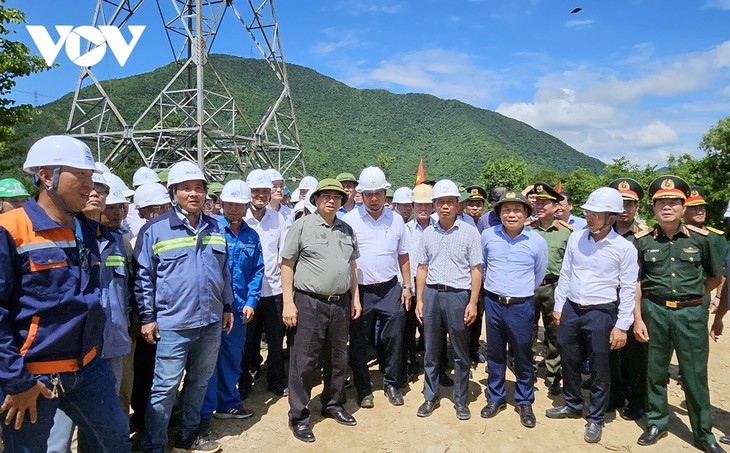 Primer Ministro pide alta concentración para completar el proyecto de la línea de 500 kV del circuito 3