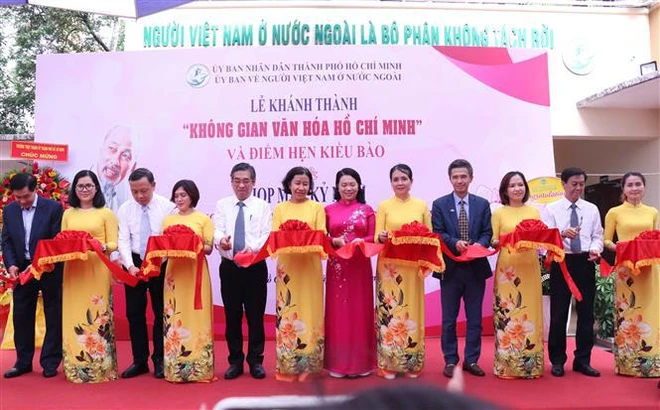 Inauguran Espacio Cultural Ho Chi Minh y el Punto de encuentro para compatriotas en tierras lejanas en Ciudad Ho Chi Minh