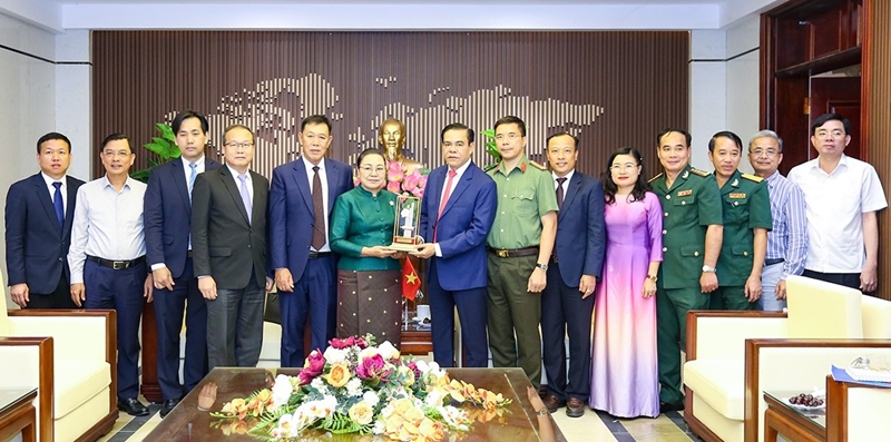 Ha Tinh busca fortalecer relaciones amistosas y cooperación integral con localidades de Laos
