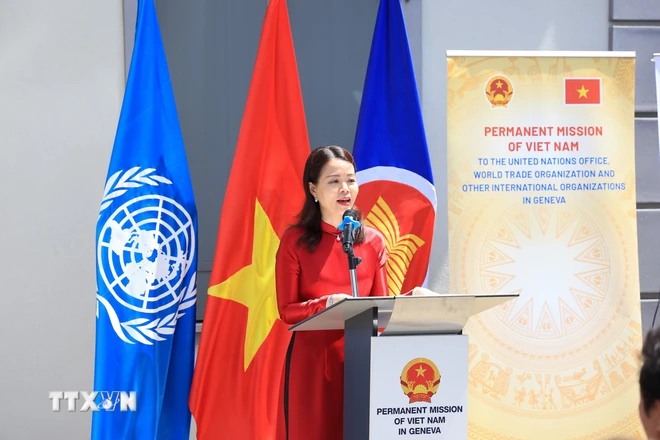 Exposición fotográfica conmemorativa del 70 º aniversario de la firma de los Acuerdos de Ginebra de 1954 en Suiza