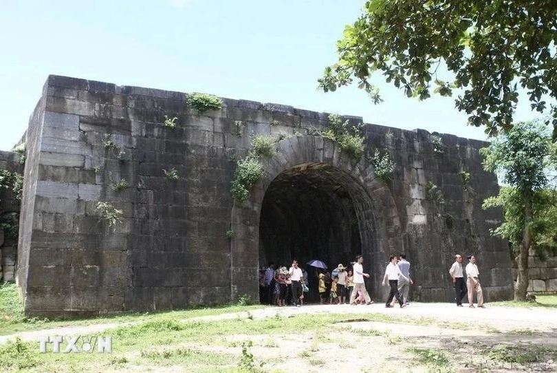 Exploran crean rutas turísticas entre ciudades de Vietnam y Laos