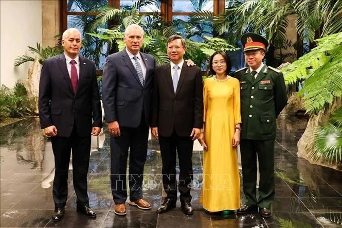 Vietnam y Cuba intensifican solidaridad y cooperación